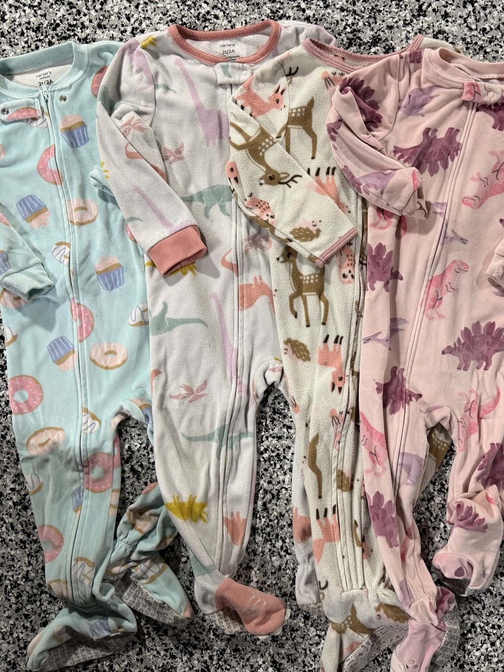 Bundle of 2T carters fleece footies